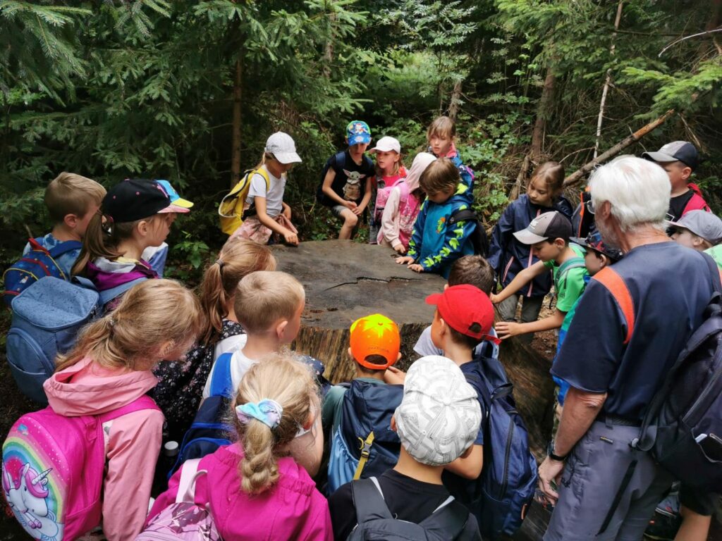 Grossansicht in neuem Fenster: Die Grundschule erkundet den Nationalpark Grossansicht in neuem Fenster: Die Grundschule erkundet den Nationalpark