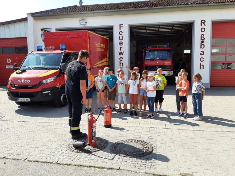 Grossansicht in neuem Fenster: 16.06.2023 Ein Besuch bei der Feuerwehr Grossansicht in neuem Fenster: 16.06.2023 Ein Besuch bei der Feuerwehr