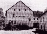 Grossansicht in neuem Fenster: Schulchronik Roßbach - Schulhaus vor dem Umbau